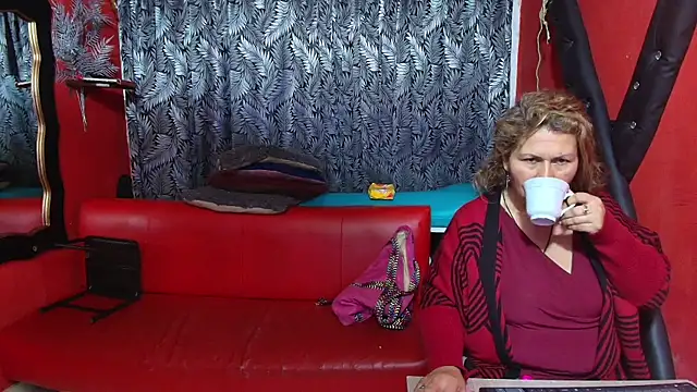 Snapshot of lesbiancuple chatting on January 28, 2025, 12:15 am lesbiancuple online show from January 28, 2025, 12:15 am