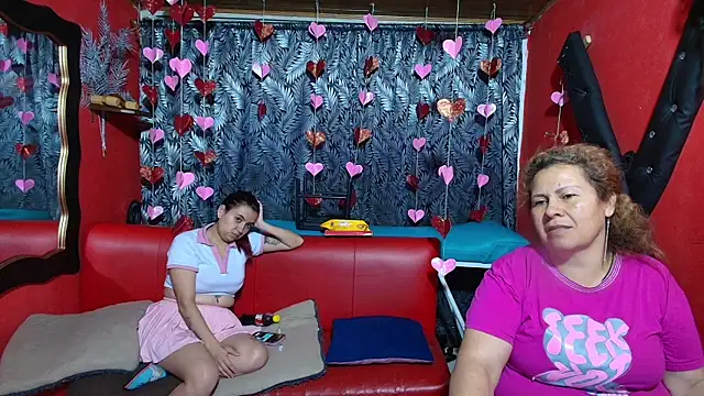 Snapshot of lesbiancuple chatting on February 13, 2025, 12:46 am lesbiancuple online show from February 13, 2025, 12:46 am