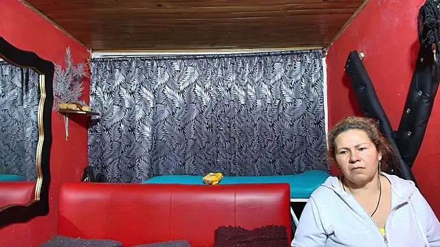 Snapshot of lesbiancuple chatting on February 26, 2025, 12:16 am lesbiancuple online show from February 26, 2025, 12:16 am