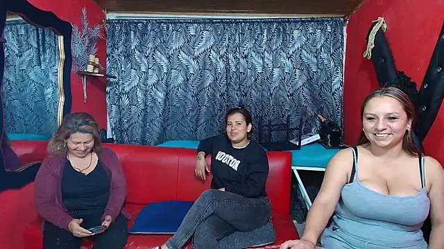 Snapshot of lesbiancuple chatting on March 7, 2025, 12:48 am lesbiancuple online show from March 7, 2025, 12:48 am