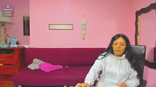 Snapshot of lesbiancuple chatting on November 5, 2025, 12:43 am lesbiancuple online show from November 5, 2025, 12:43 am