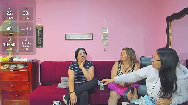 Snapshot of lesbiancuple chatting on November 21, 2025, 1:43 pm lesbiancuple online show from November 21, 2025, 1:43 pm