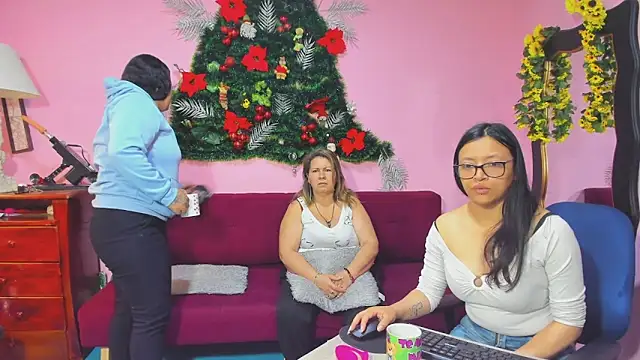 Snapshot of lesbiancuple chatting on February 2, 2026, 12:37 pm lesbiancuple online show from February 2, 2026, 12:37 pm