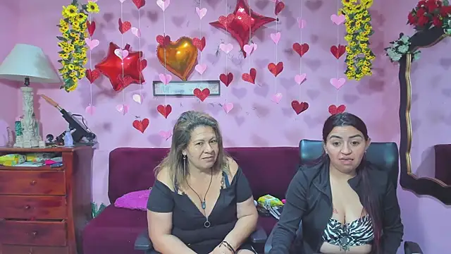 Snapshot of lesbiancuple chatting on February 9, 2026, 12:09 pm lesbiancuple online show from February 9, 2026, 12:09 pm