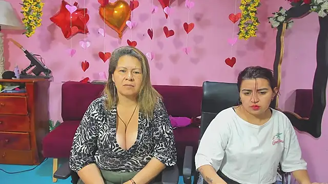 Snapshot of lesbiancuple chatting on February 13, 2026, 1:18 pm lesbiancuple online show from February 13, 2026, 1:18 pm