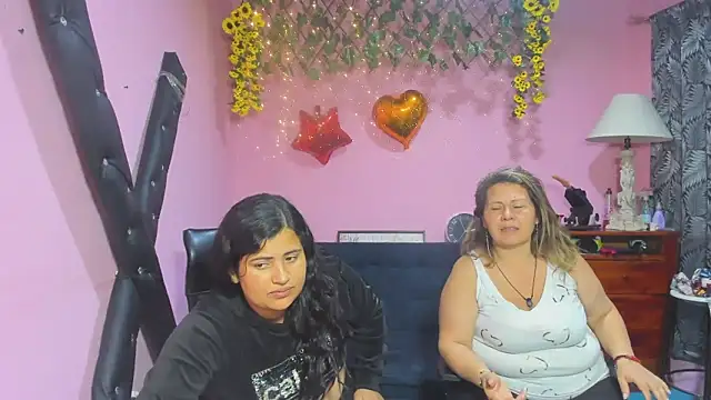 Snapshot of lesbiancuple chatting on February 19, 2026, 12:39 am lesbiancuple online show from February 19, 2026, 12:39 am