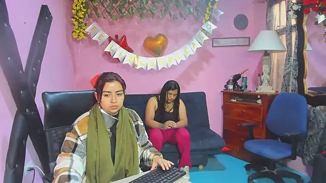 lesbiancuple online show from March 9, 2026, 11:47 am