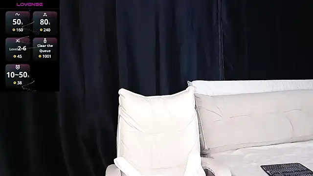 qianqian  online show from February 4, 2025, 11:27 am