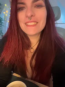 LunaMoongirl online show from November 30, 2025, 3:49 pm