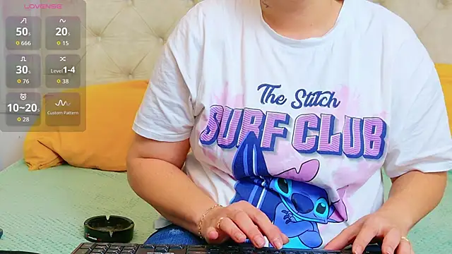 KarinaNoir online show from October 30, 2025, 4:36 am