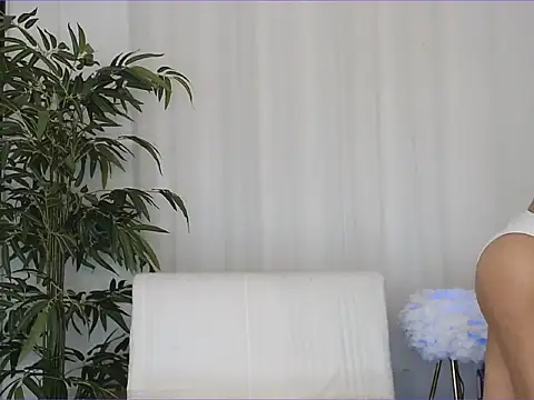 Snapshot of Holy_Bliss chatting on March 21, 2026, 3:11 am Holy Bliss online show from March 21, 2026, 3:11 am