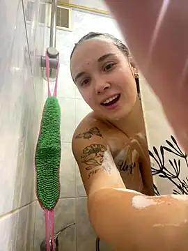 Sandra SW  online show from December 15, 2025, 1:48 pm