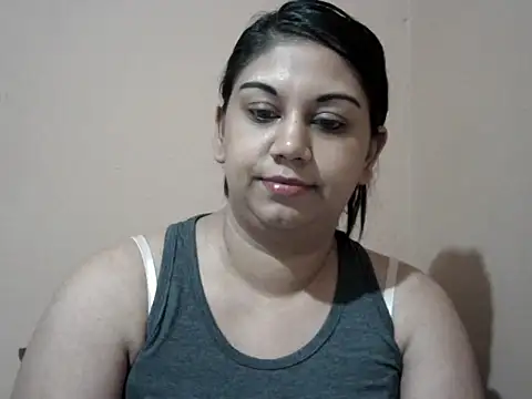 bellachow10 online show from May 16, 2026, 6:50 pm