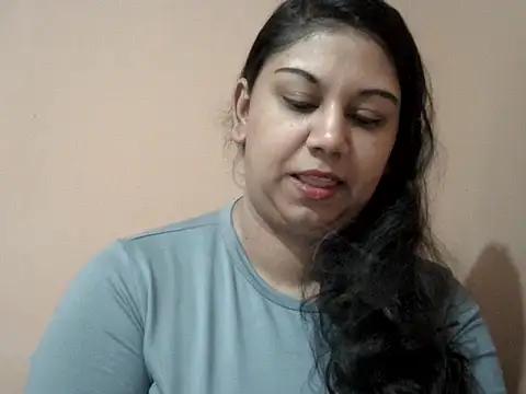 Snapshot of bellachow10 chatting on June 29, 2026, 7:25 am bellachow10 online show from June 29, 2026, 7:25 am