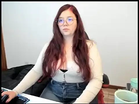 Snapshot of kayortiiz chatting on January 21, 2025, 12:15 am kayortiiz online show from January 21, 2025, 12:15 am