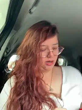 Snapshot of kayortiiz chatting on September 24, 2025, 4:21 pm kayortiiz online show from September 24, 2025, 4:21 pm