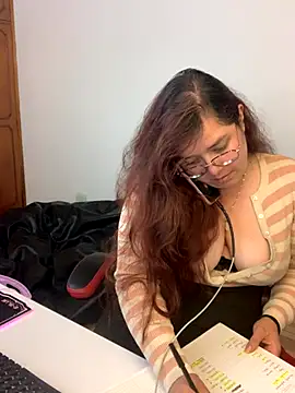 Snapshot of kayortiiz chatting on October 2, 2025, 1:45 am kayortiiz online show from October 2, 2025, 1:45 am