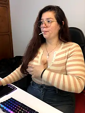 kayortiiz online show from December 3, 2025, 2:19 am