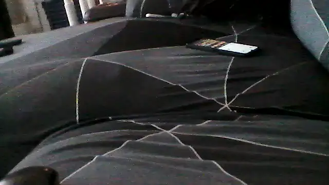 mickzizi online show from December 15, 2025, 9:02 am