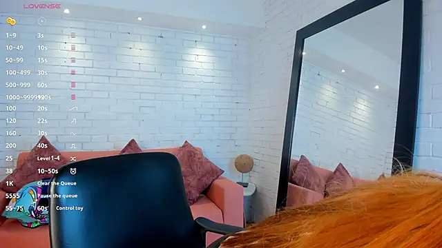 Snapshot of kimbrownn chatting on October 25, 2025, 10:45 am kimbrownn online show from October 25, 2025, 10:45 am