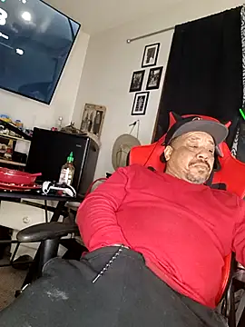 Snapshot of yellowwetfox chatting on March 1, 2025, 2:26 am yellowwetfox online show from March 1, 2025, 2:26 am