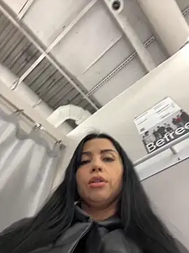 CrazzyChicks online show from November 22, 2025, 7:29 am