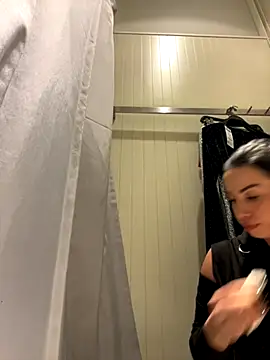 CrazzyChicks online show from November 23, 2025, 7:52 am