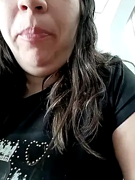 isabella rossse online show from December 19, 2024, 12:56 pm