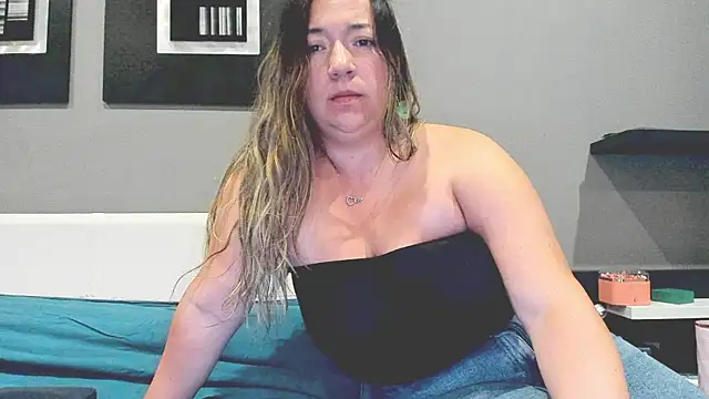 isabella rossse online show from April 12, 2026, 6:46 pm