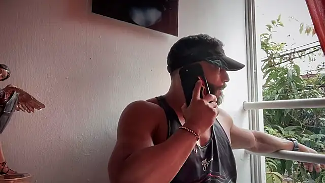 romeolovedark online show from September 18, 2025, 3:58 pm