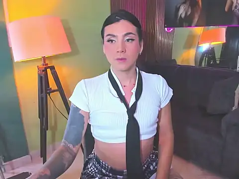 ximena22love online show from December 1, 2025, 9:31 pm