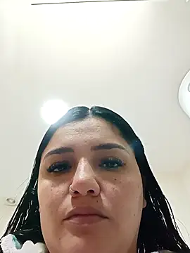 laura dirtyhot online show from November 9, 2025, 11:41 am