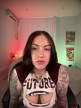 IvyHoney online show from March 18, 2025, 10:57 am