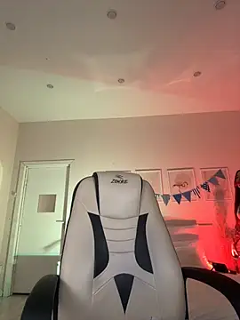 IvyHoney online show from September 27, 2025, 7:57 am