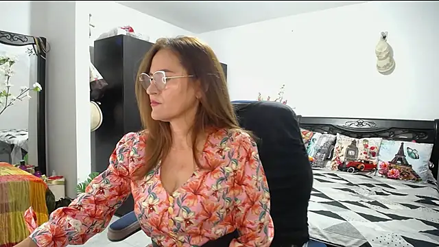 Snapshot of Xiimen chatting on January 24, 2025, 11:56 pm Xiimen online show from January 24, 2025, 11:56 pm