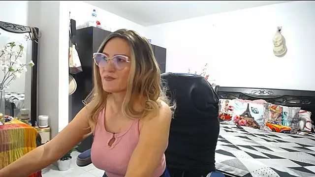 Snapshot of Xiimen chatting on January 29, 2025, 12:43 am Xiimen online show from January 29, 2025, 12:43 am