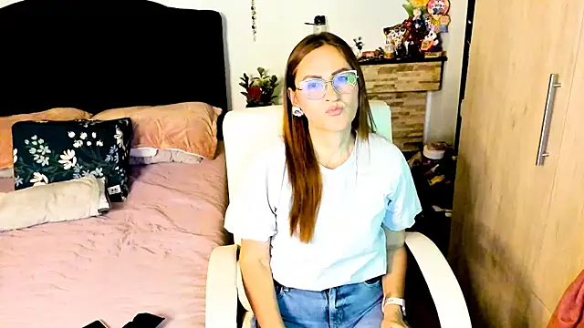 Snapshot of Xiimen chatting on March 12, 2025, 10:28 pm Xiimen online show from March 12, 2025, 10:28 pm