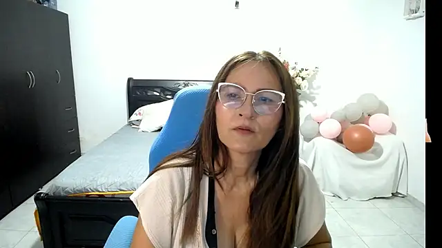 Snapshot of Xiimen chatting on September 17, 2025, 10:00 pm Xiimen online show from September 17, 2025, 10:00 pm