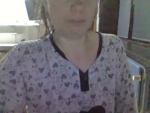 Moi Lina online show from October 22, 2025, 10:42 pm