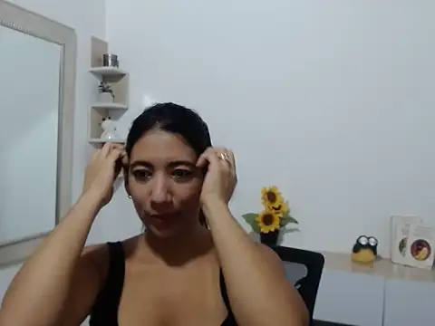 Snapshot of Eva_Rodriguez_ chatting on September 8, 2025, 6:29 pm Eva Rodriguez online show from September 8, 2025, 6:29 pm