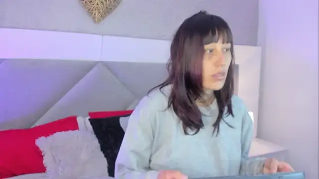 Mariana Joness online show from April 22, 2026, 3:20 am