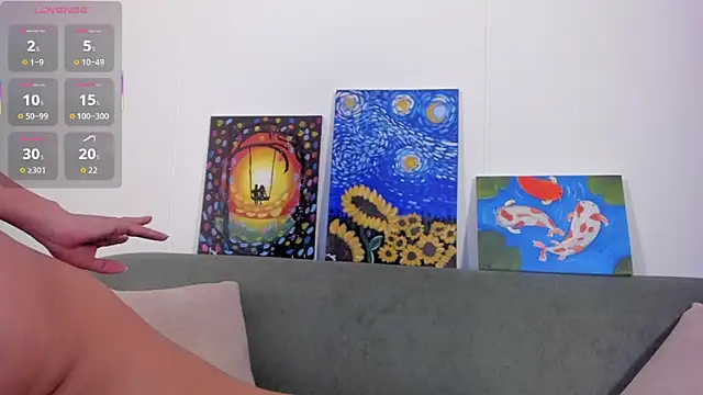 TIFFANYRUSSO online show from February 9, 2026, 6:06 am