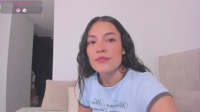 TIFFANYRUSSO online show from July 27, 2026, 5:36 am