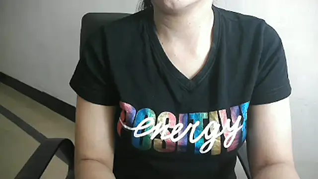 Snapshot of Chanchal--Navya chatting on February 24, 2026, 5:22 pm Chanchal--Navya online show from February 24, 2026, 5:22 pm