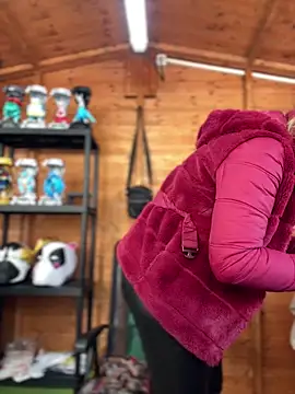 DaisyVibesss online show from December 28, 2024, 9:31 am