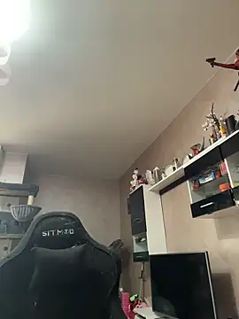 DaisyVibesss online show from March 5, 2026, 9:38 am