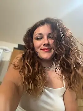 Snapshot of DaisyVibesss chatting on July 19, 2026, 1:04 pm DaisyVibesss online show from July 19, 2026, 1:04 pm