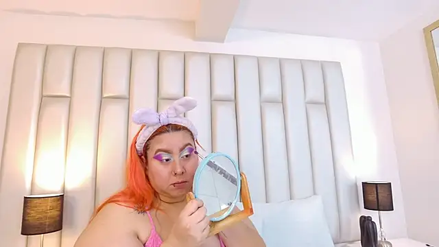 aandreaperez online show from November 29, 2025, 12:41 pm