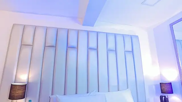 aandreaperez online show from April 8, 2026, 11:32 am