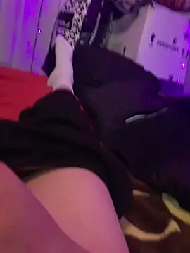 Snapshot of Hugetings chatting on February 1, 2026, 4:16 pm Hugetings online show from February 1, 2026, 4:16 pm